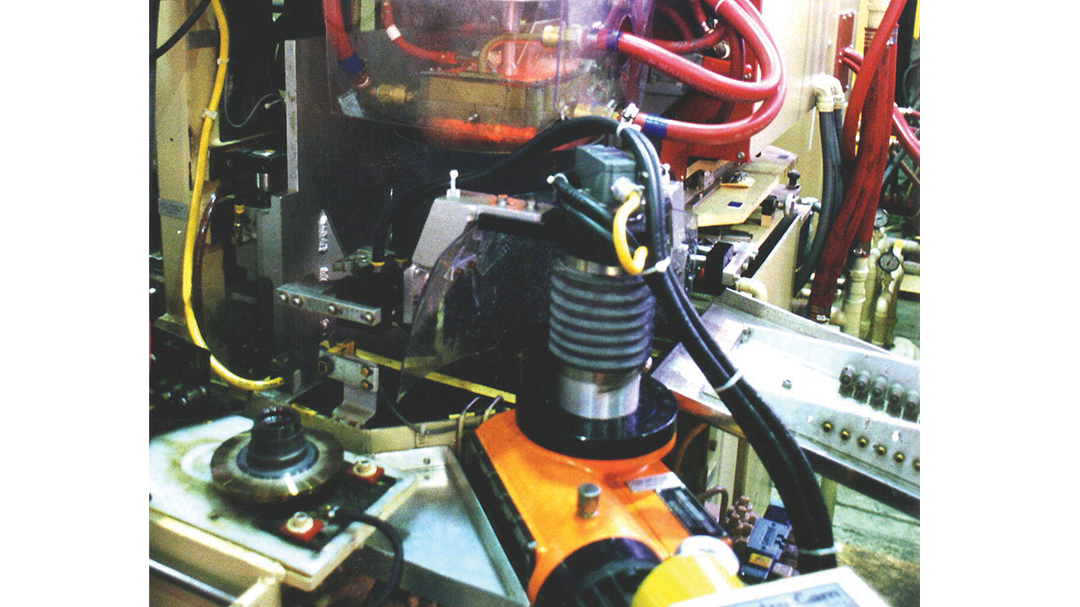 Heat Treat Lift Rotate Wheel Spindles Hubs Single Spindle Rotation